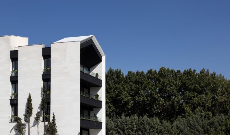 ساختمان مسکونی ۱۰۶