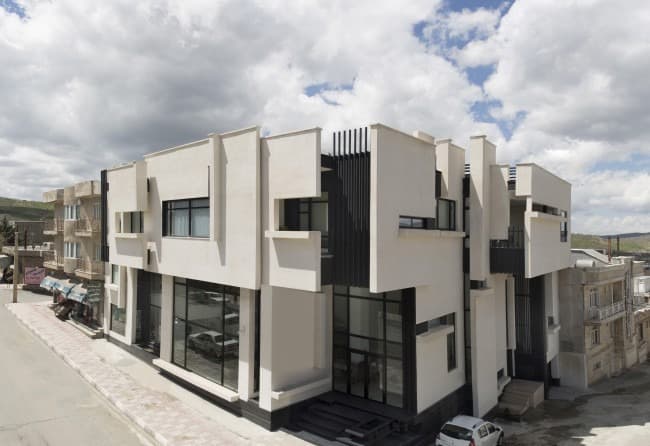 ساختمان تجاری-مسکونی معرض